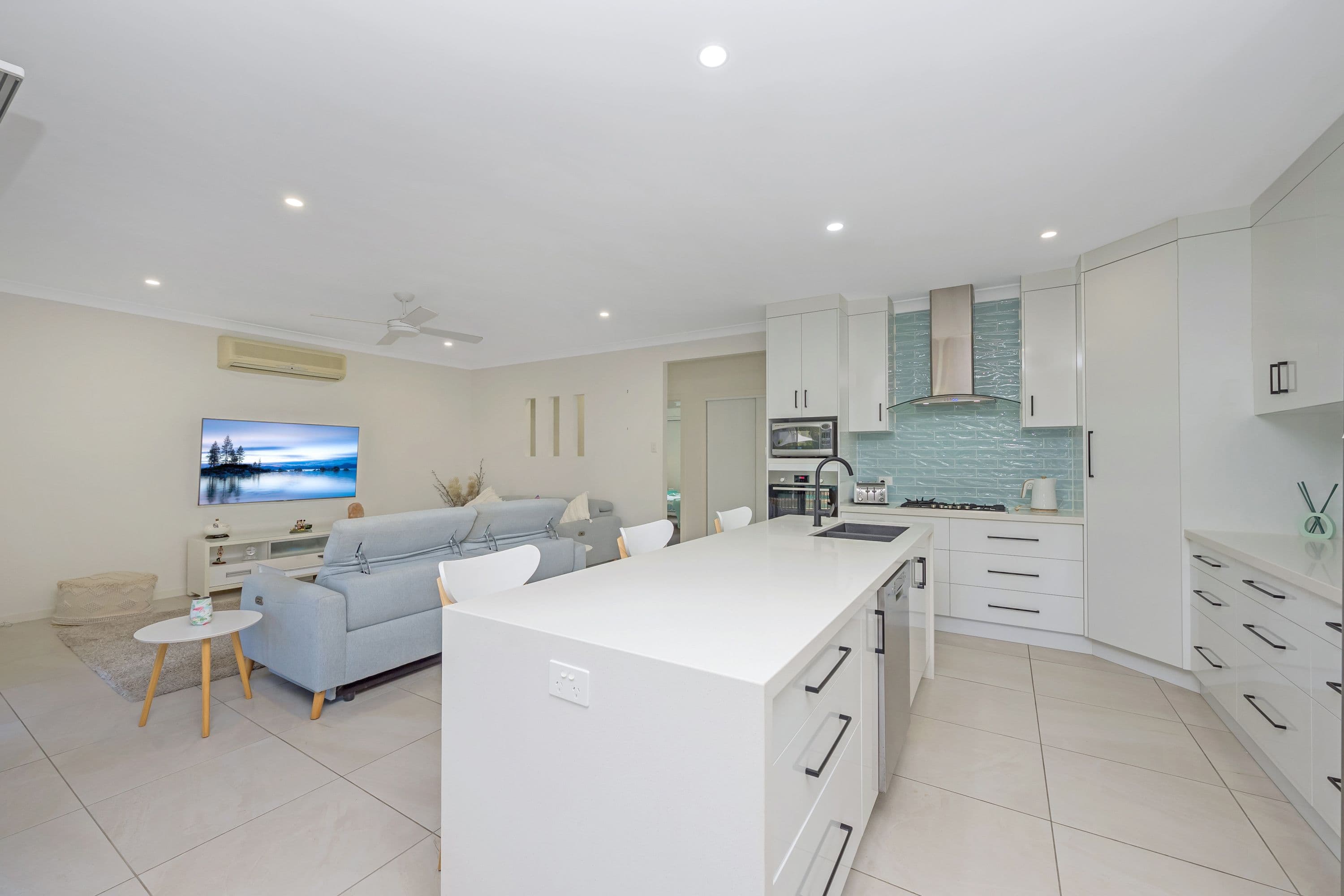8-10 Lakefield Drive, Idalia QLD 4811, Idalia - Thumbnail 4