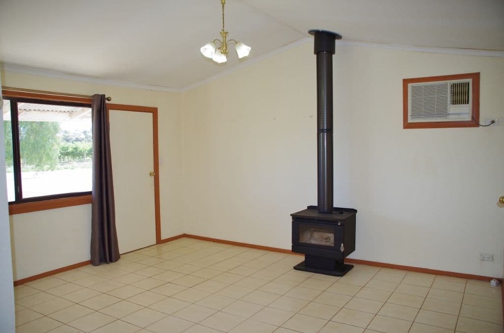 343 Eighth Street, Renmark SA 5341, Renmark North - Thumbnail 4