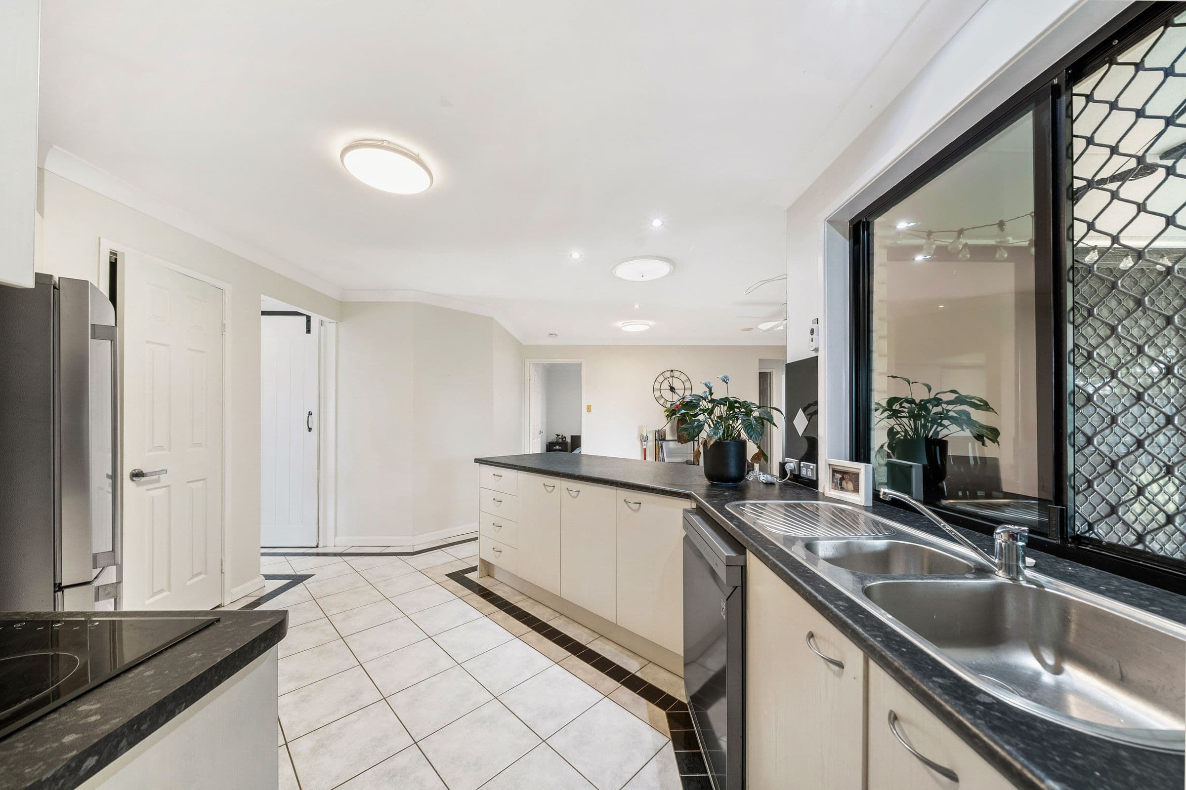 7 Abernant Court, Dakabin QLD 4503, Dakabin - Thumbnail 4