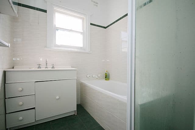 26 Daphne Avenue, BANKSTOWN NSW 2200, Bankstown - Thumbnail 3