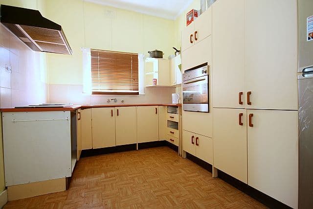 26 Daphne Avenue, BANKSTOWN NSW 2200, Bankstown - Thumbnail 4
