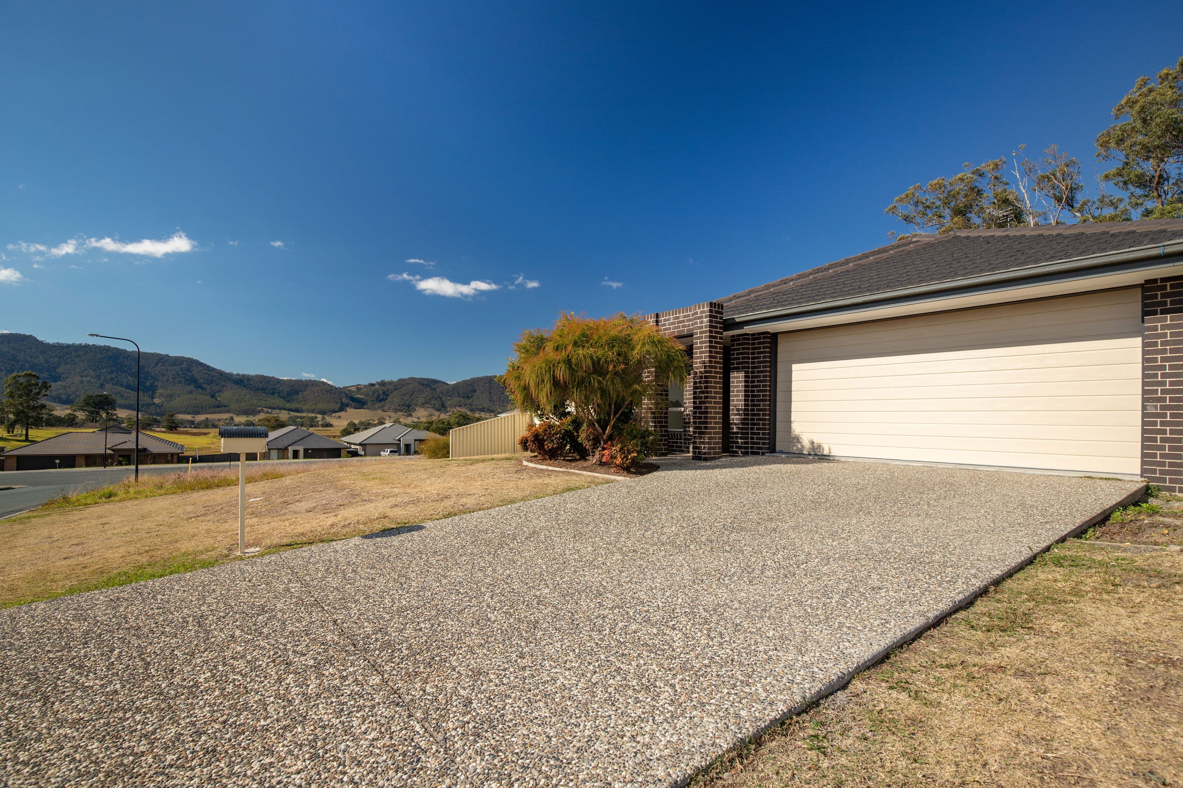 36 White Circuit, Gloucester - Image 1