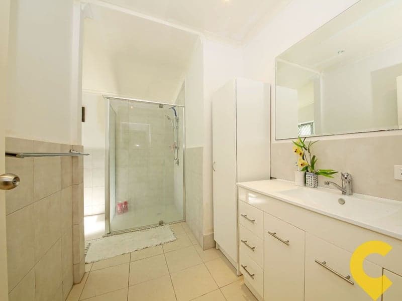 115 Hoskins Street, Sandgate - Thumbnail 4