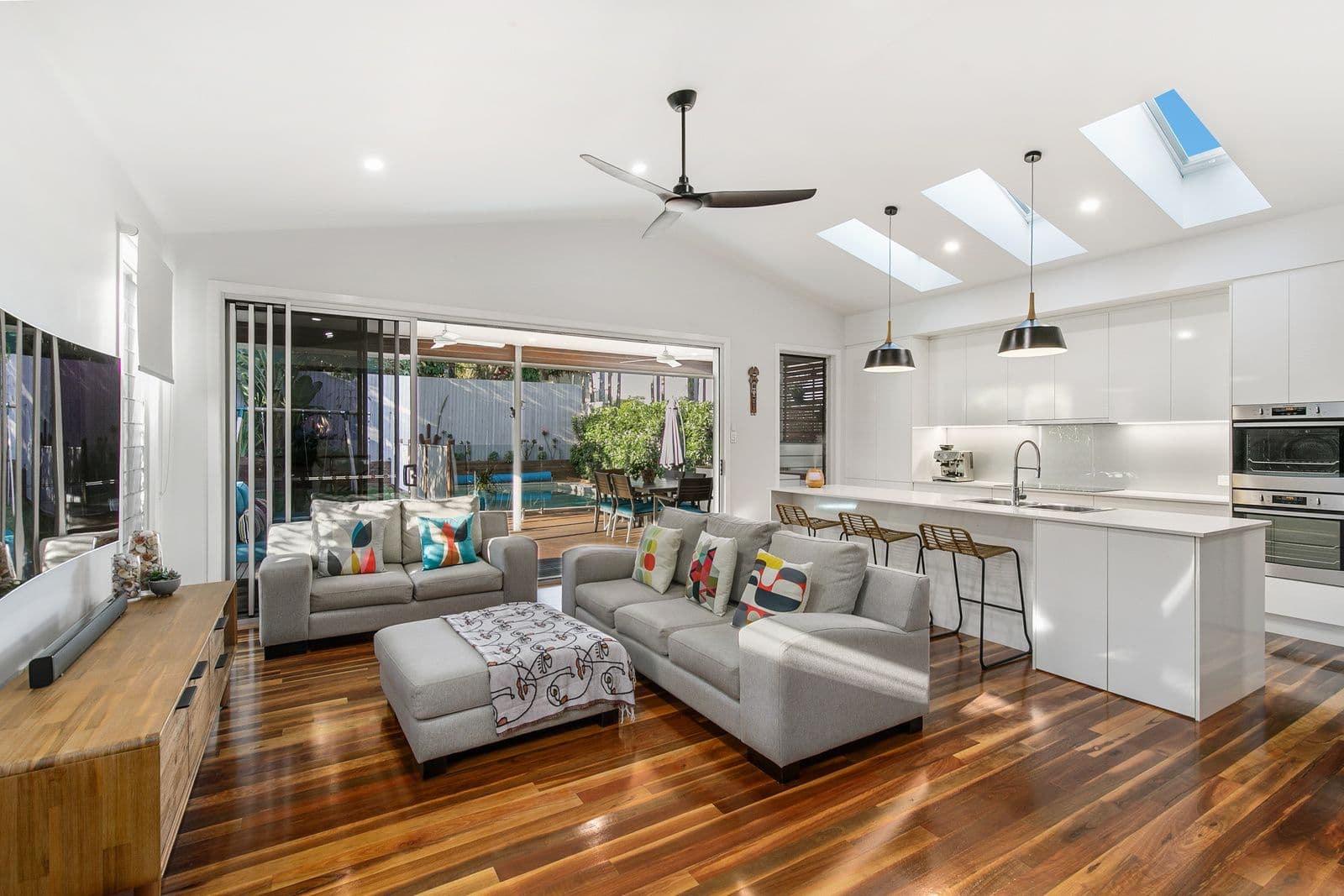 26 Raffles Street, Mount Gravatt East QLD 4122, Mount Gravatt East - Image 1