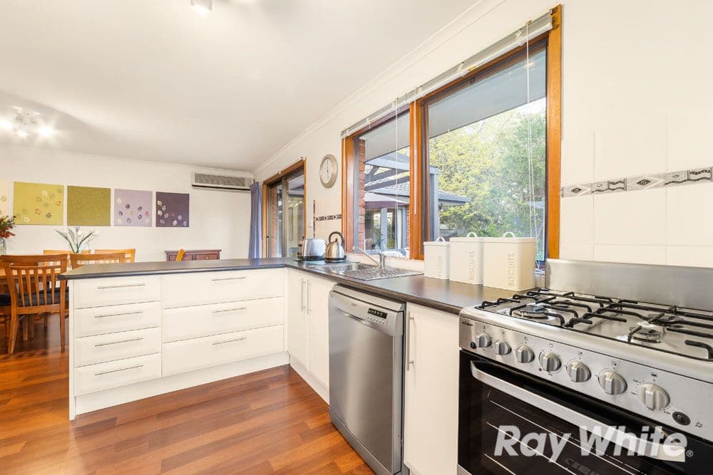 6 Canary Court, Mill Park VIC 3082, Mill Park - Thumbnail 3