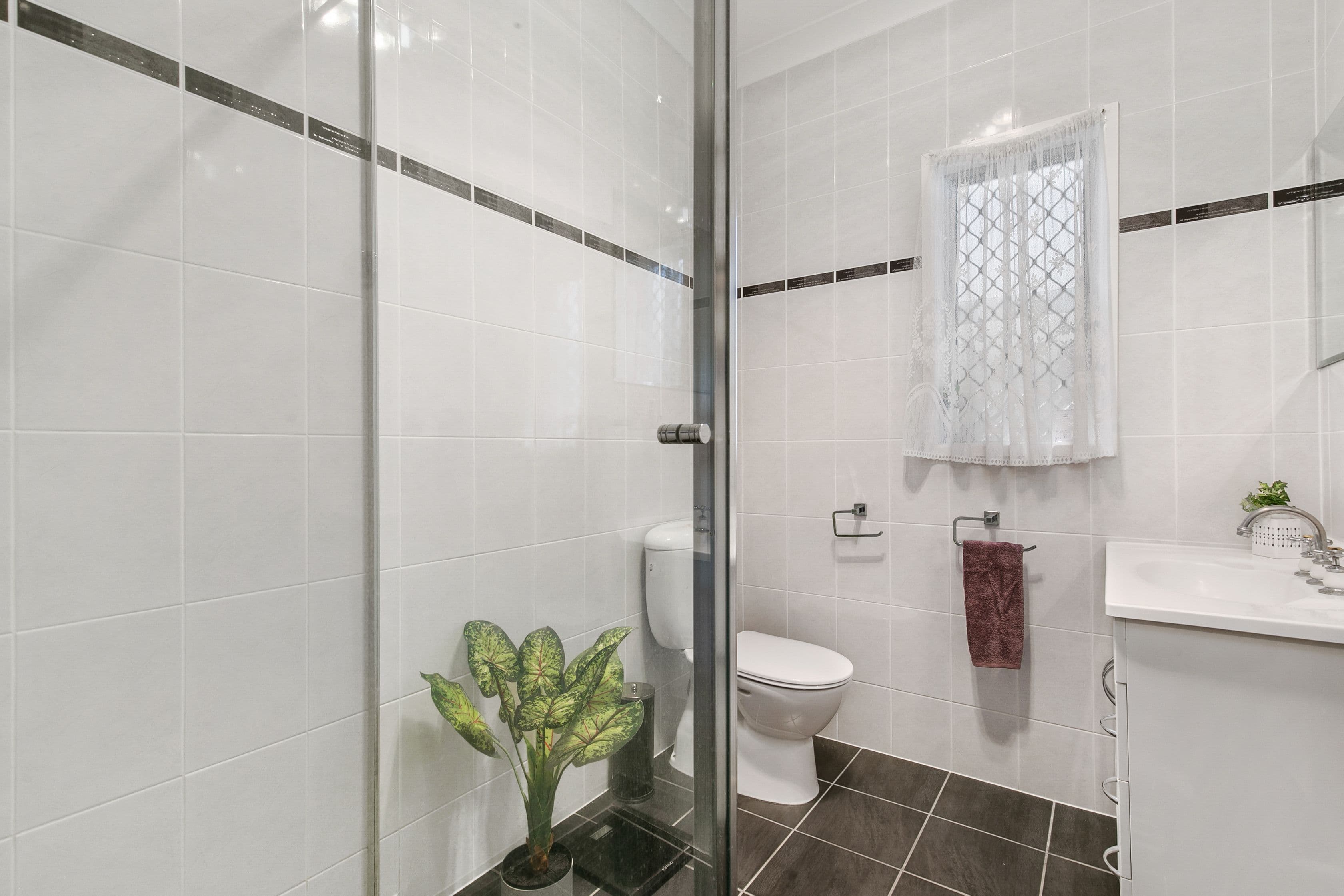 172 Oates Avenue, Holland Park QLD 4121, Holland Park - Thumbnail 7