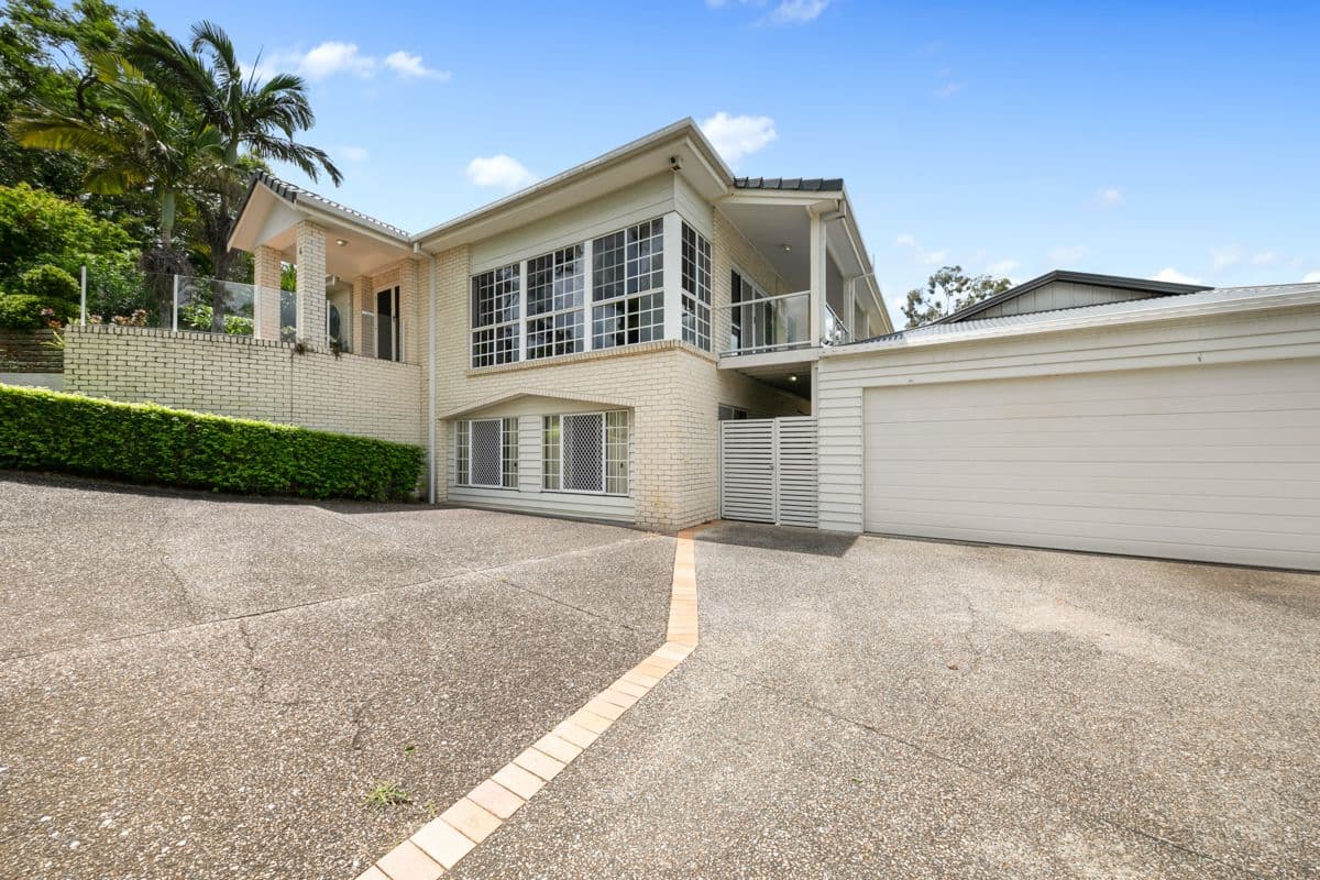 4 Moncrieff Court, Mount Ommaney QLD 4074, Mount Ommaney - Thumbnail 2
