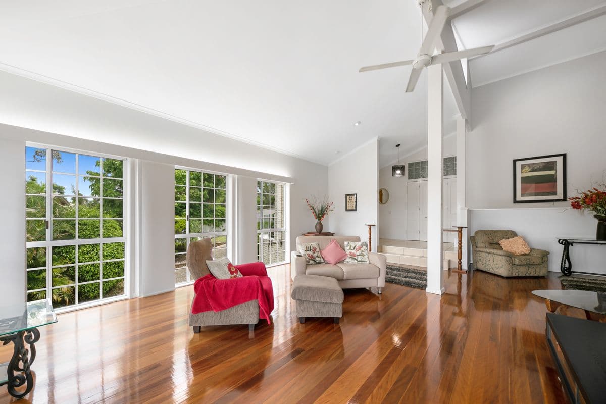 4 Moncrieff Court, Mount Ommaney QLD 4074, Mount Ommaney - Thumbnail 4