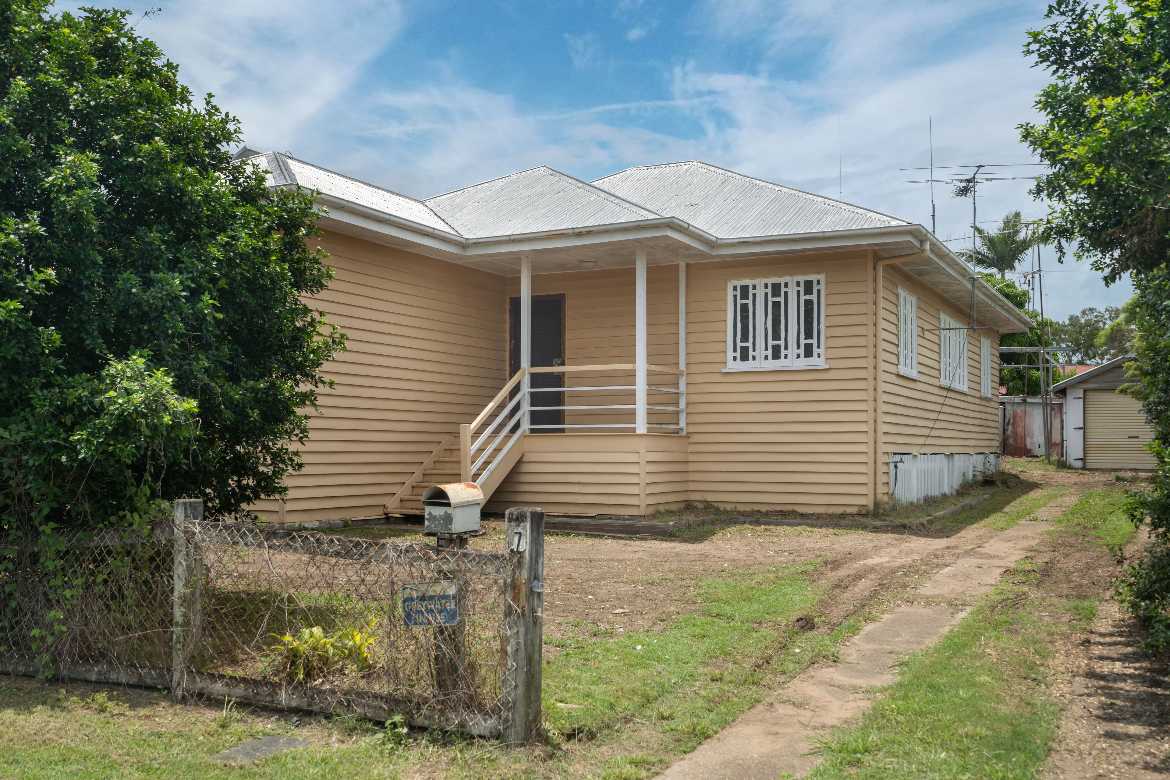 7 Larsen Street, Leichhardt QLD 4305, Leichhardt - Image 1