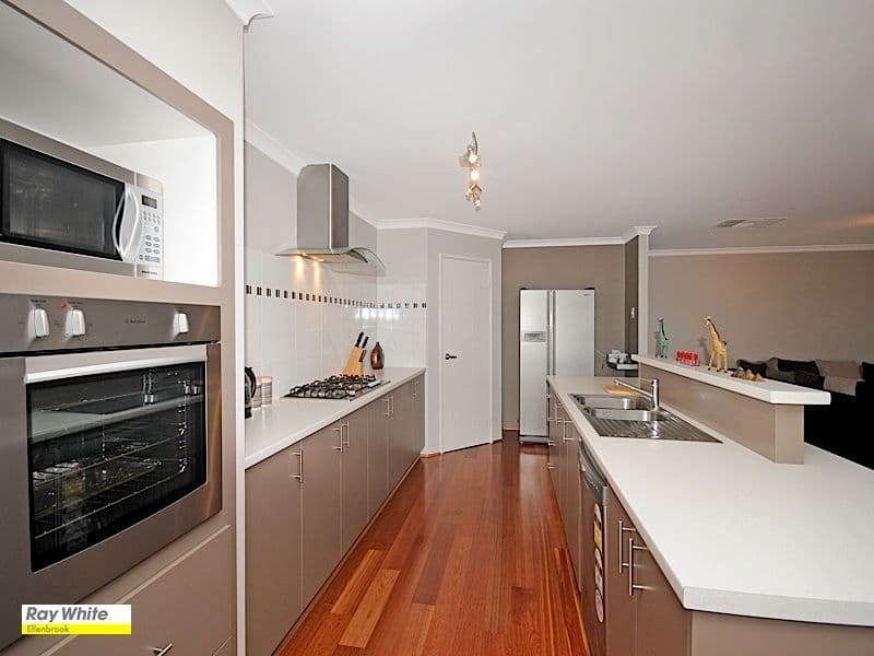 10 Kirkley Pass, AVELEY WA 6069, Aveley - Thumbnail 2