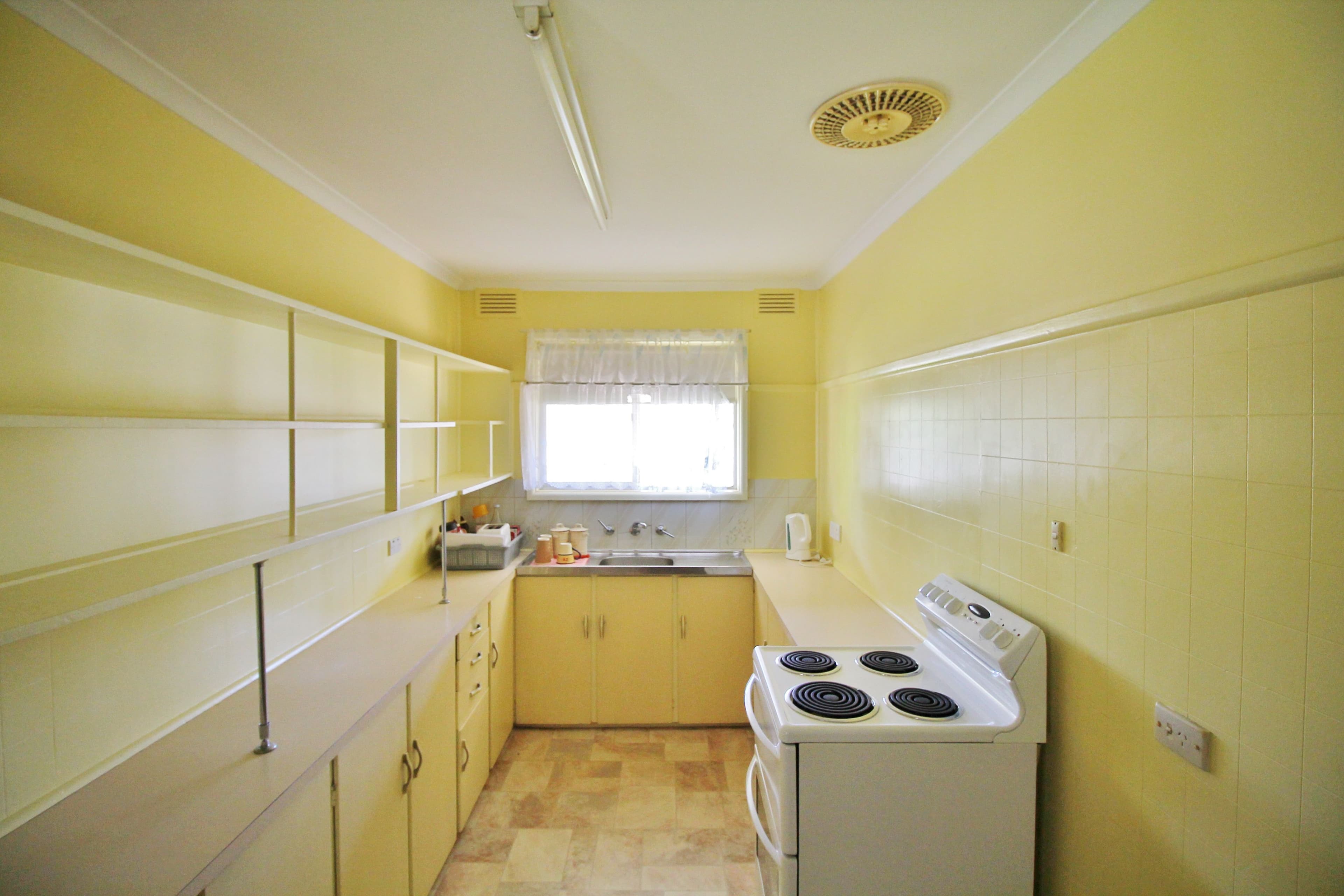 31 Blackett Avenue, Young NSW 2594, Young - Thumbnail 3