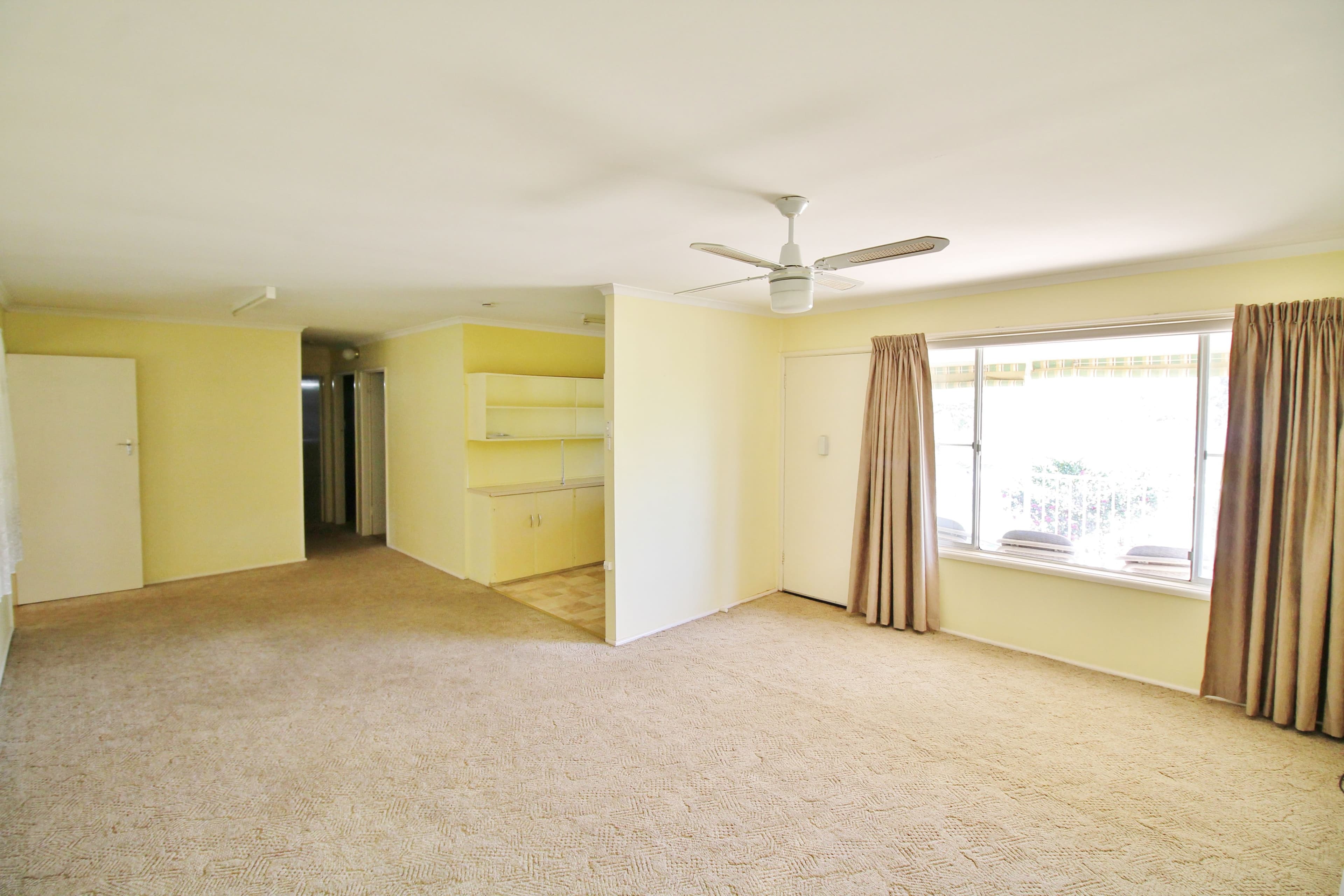 31 Blackett Avenue, Young NSW 2594, Young - Thumbnail 4