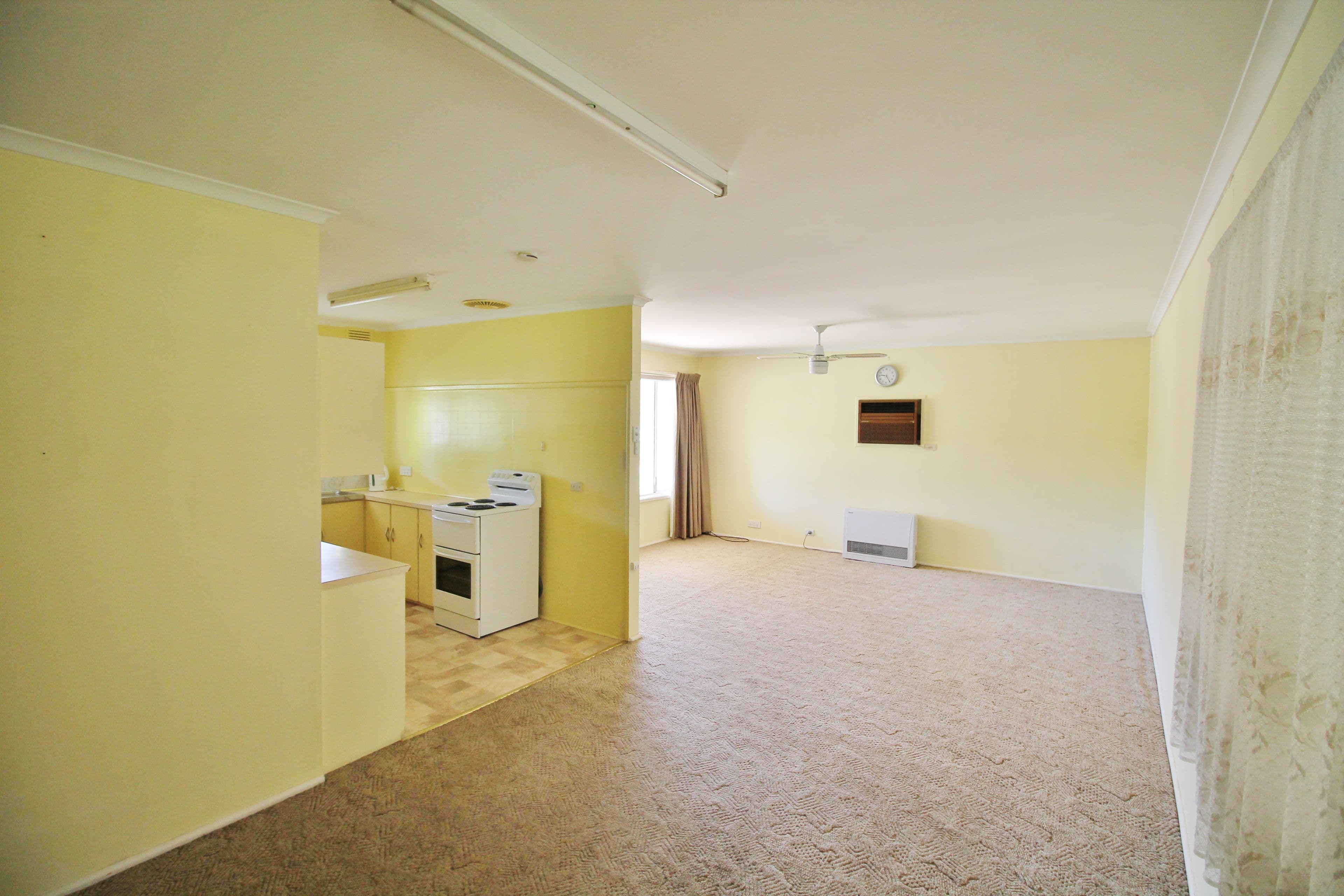 31 Blackett Avenue, Young NSW 2594, Young - Thumbnail 5