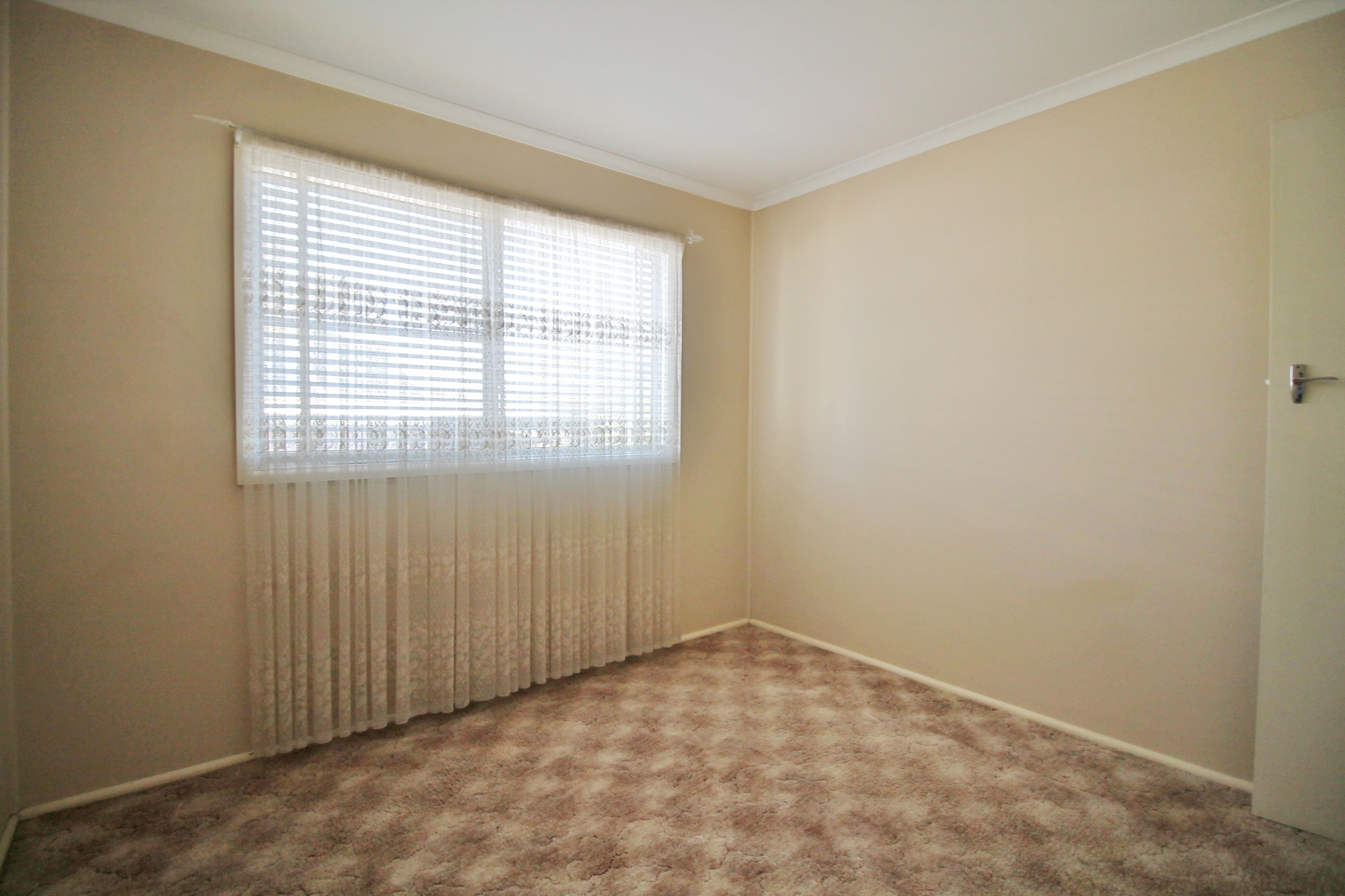 31 Blackett Avenue, Young NSW 2594, Young - Thumbnail 8