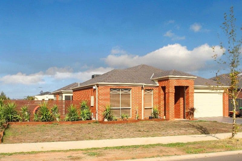 17 Heysen Park Way, CAROLINE SPRINGS VIC 3023, Caroline Springs - Image 1