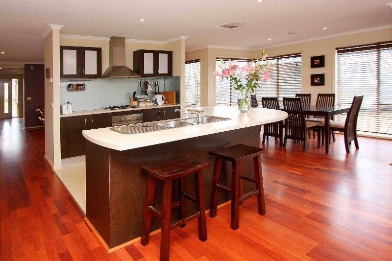 17 Heysen Park Way, CAROLINE SPRINGS VIC 3023, Caroline Springs - Thumbnail 2
