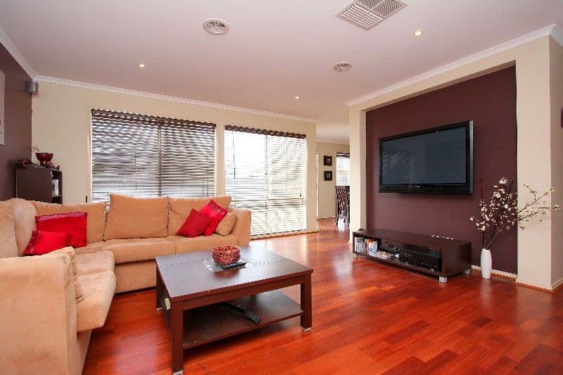 17 Heysen Park Way, CAROLINE SPRINGS VIC 3023, Caroline Springs - Thumbnail 6