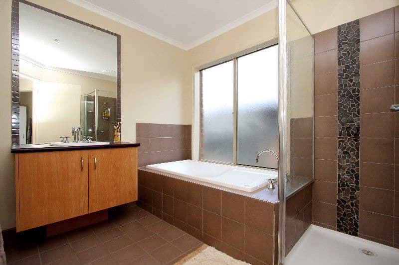 17 Heysen Park Way, CAROLINE SPRINGS VIC 3023, Caroline Springs - Thumbnail 7