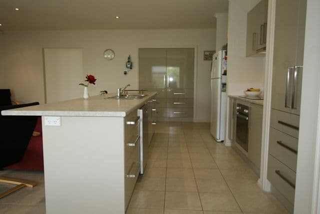 25 Norman Drive, COWES VIC 3922, Cowes - Thumbnail 2