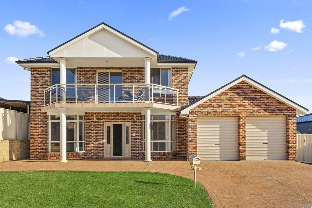27 Kariewood Circuit, Horsley - Image 1