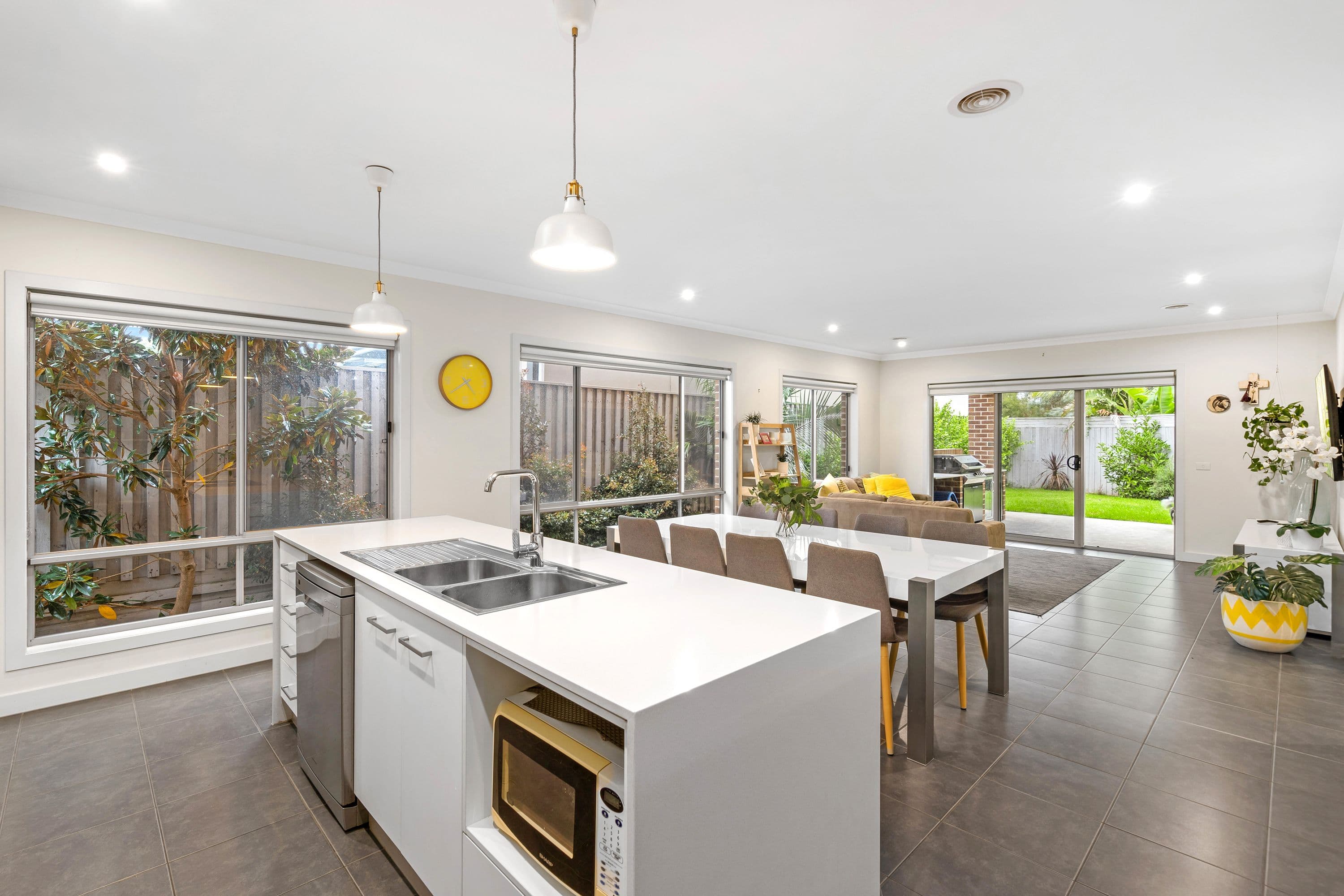 23 Gravillia Grove, Wantirna South VIC 3152, Wantirna South - Thumbnail 3