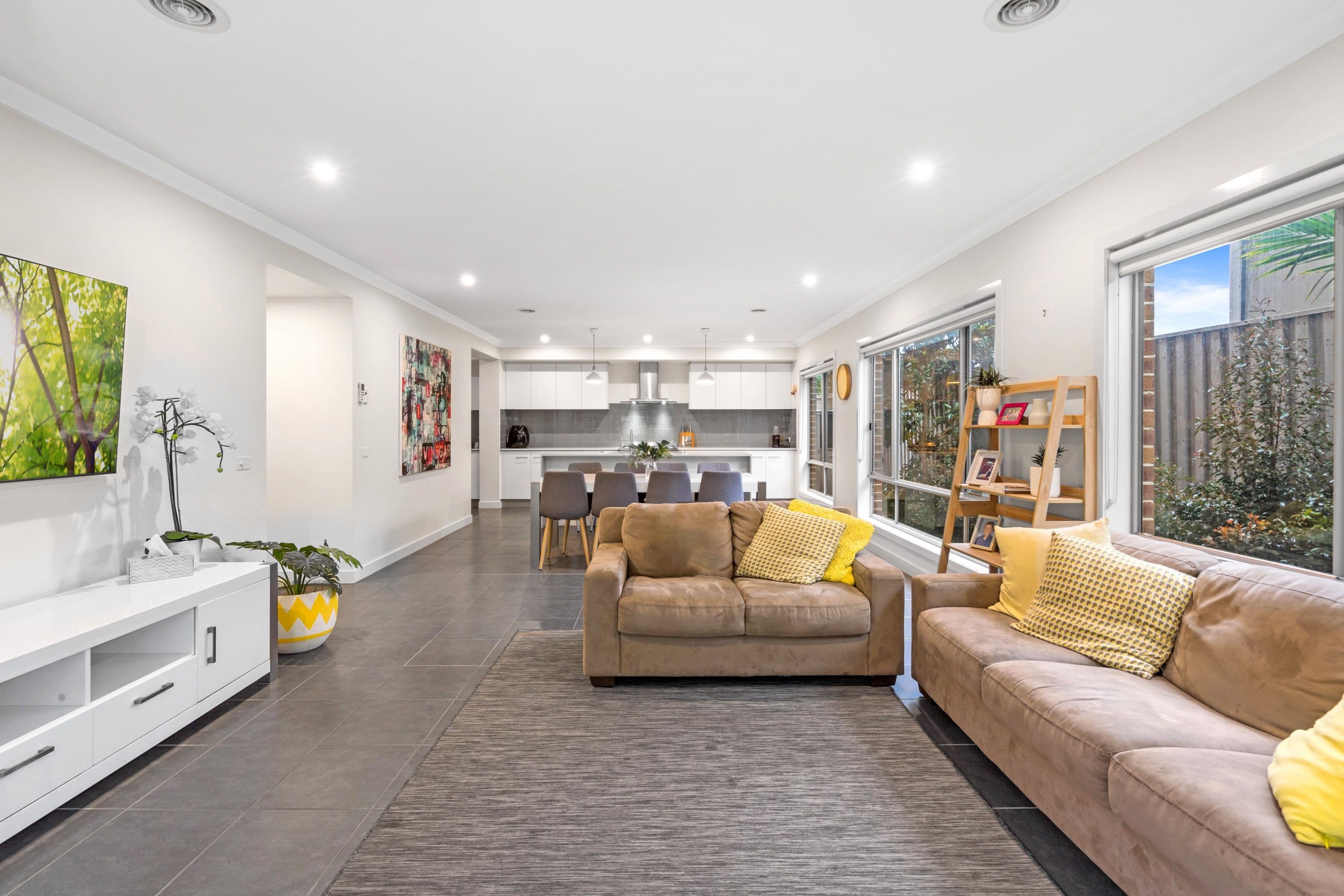 23 Gravillia Grove, Wantirna South VIC 3152, Wantirna South - Thumbnail 4