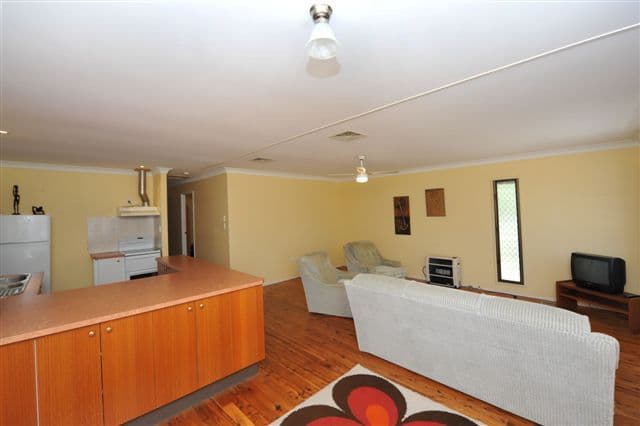 18 Graman Street, KINGSTHORPE QLD 4400, Kingsthorpe - Thumbnail 2