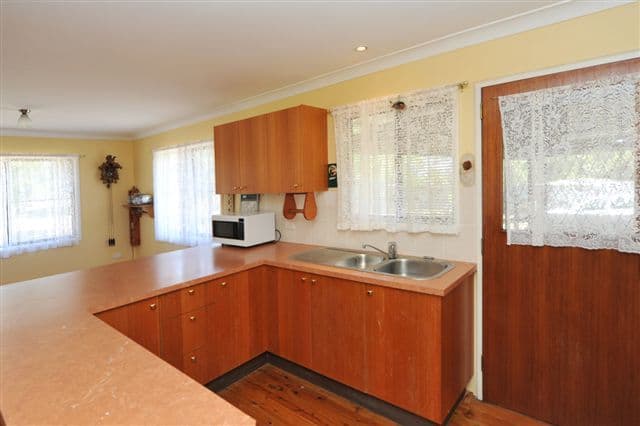 18 Graman Street, KINGSTHORPE QLD 4400, Kingsthorpe - Thumbnail 4