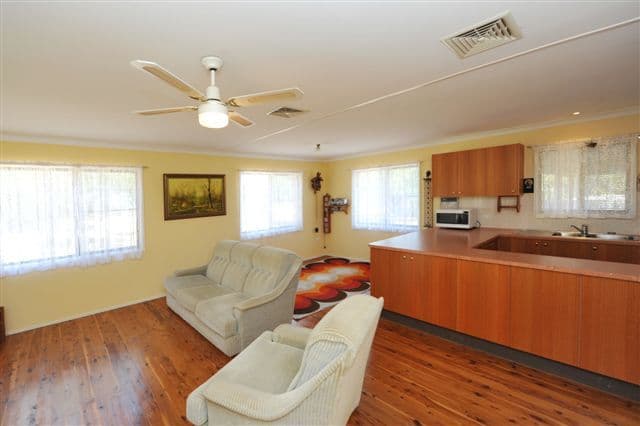 18 Graman Street, KINGSTHORPE QLD 4400, Kingsthorpe - Thumbnail 5