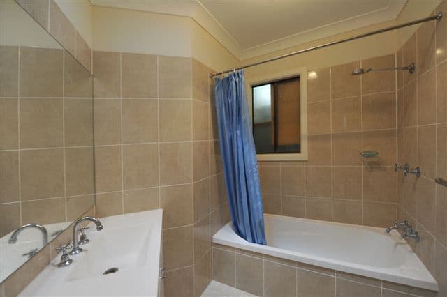 18 Graman Street, KINGSTHORPE QLD 4400, Kingsthorpe - Thumbnail 7