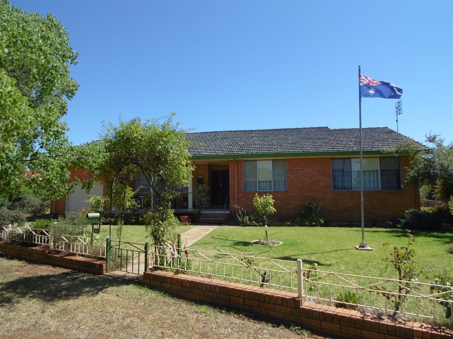 46 Grenfell Street, Parkes - Image 1