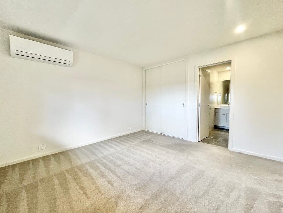29 Fairbank Drive, GLEDSWOOD HILLS NSW 2557, Gledswood Hills - Thumbnail 6