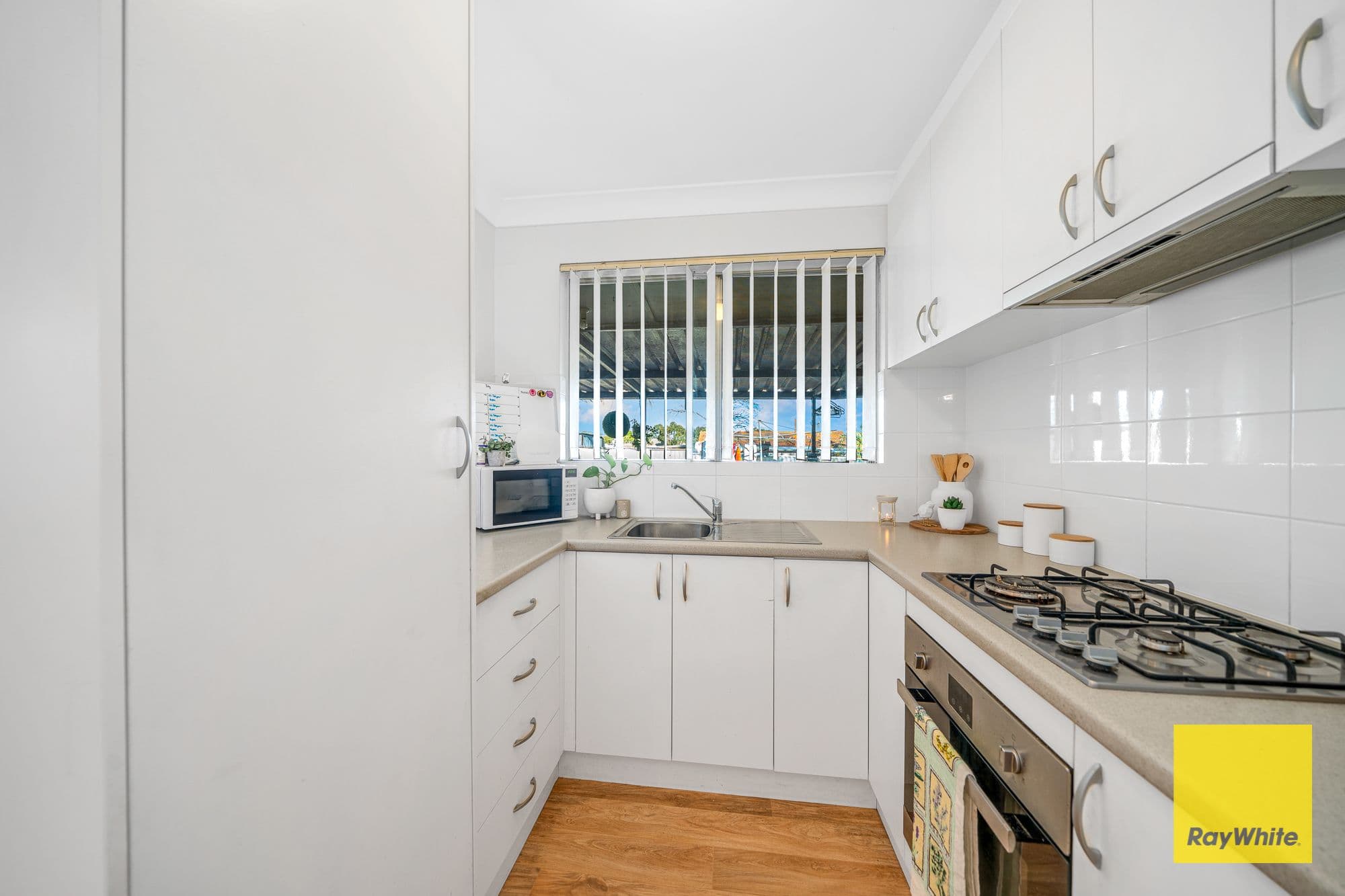 17 Brecknock Way, Girrawheen WA 6064, Girrawheen - Thumbnail 6