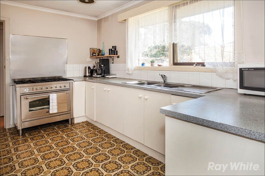 115 Tiverton Drive, Mulgrave VIC 3170, Mulgrave - Thumbnail 3