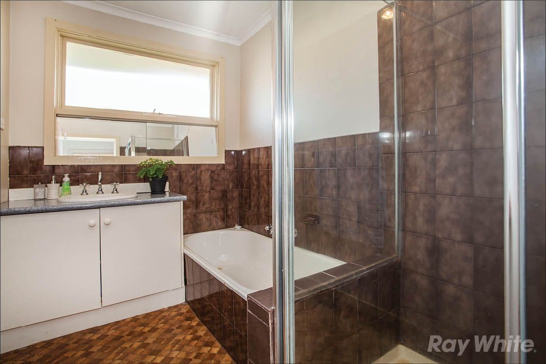 115 Tiverton Drive, Mulgrave VIC 3170, Mulgrave - Thumbnail 4