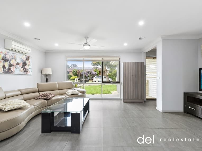 53 Springfield Crescent, Hampton Park, Hampton Park - Thumbnail 2