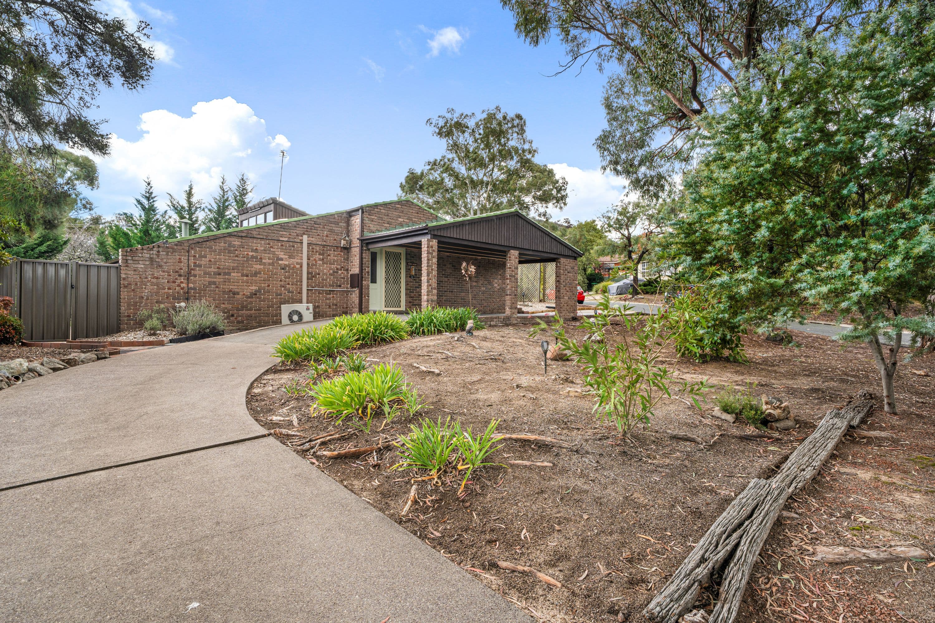 66 Lee-Steere Crescent, Kambah ACT 2902, Kambah - Thumbnail 2