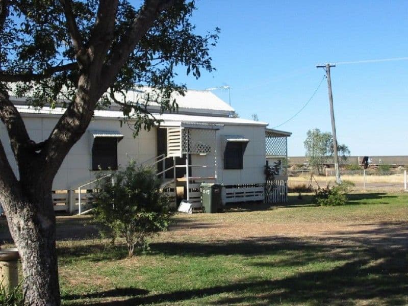 13 - 15 Disraeli, HUGHENDEN QLD 4821, Hughenden - Thumbnail 3