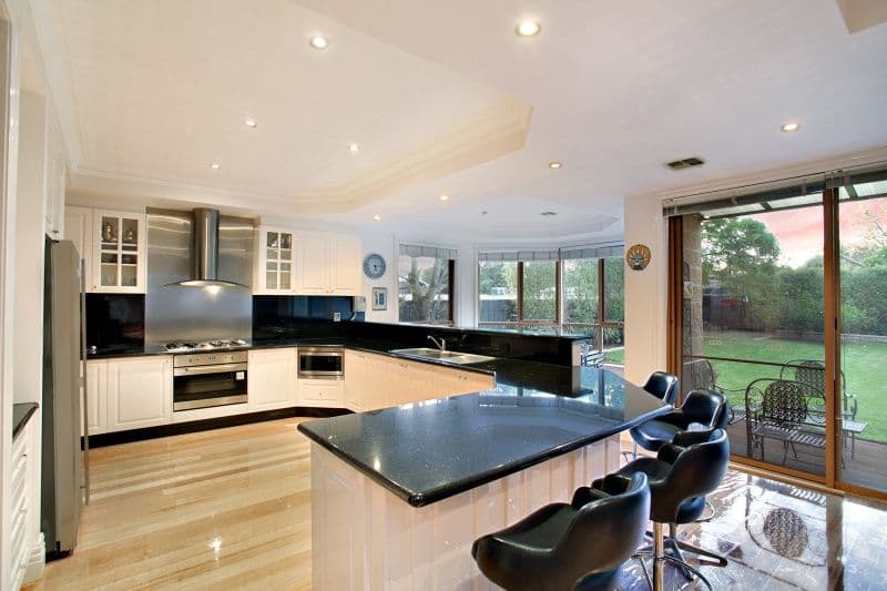 3 Sycamore Avenue, MENTONE VIC 3194, Mentone - Thumbnail 2