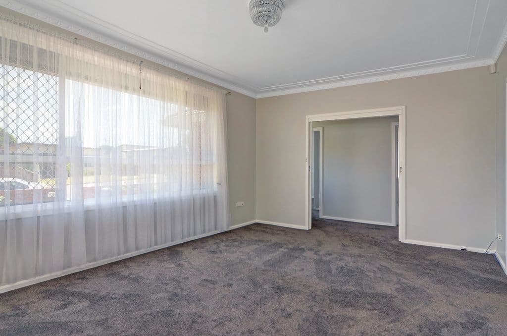 91 Addison Avenue, Lake Illawarra - Thumbnail 3