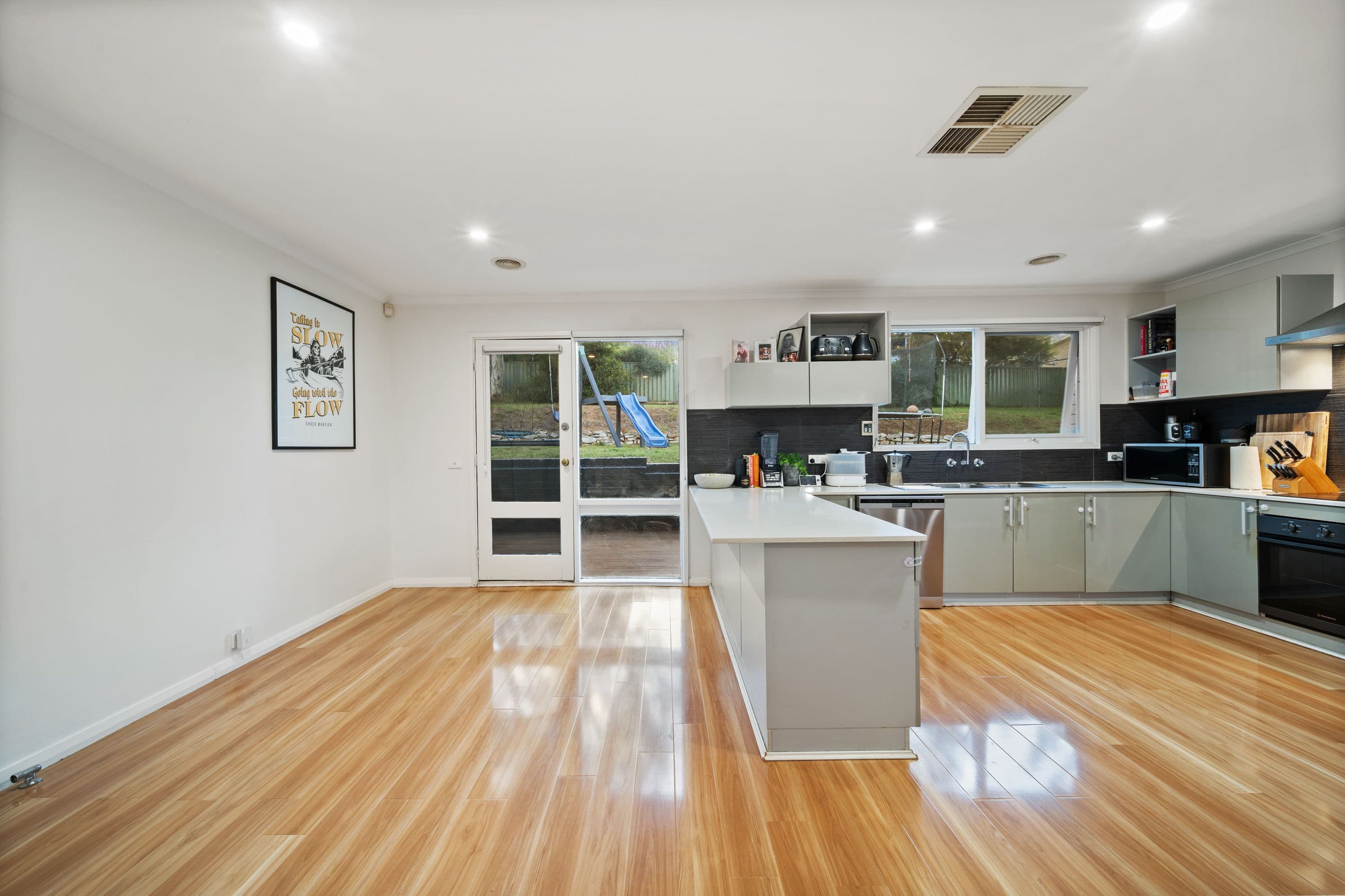 8 Bowden Crescent, Macgregor ACT 2615, Macgregor - Thumbnail 8