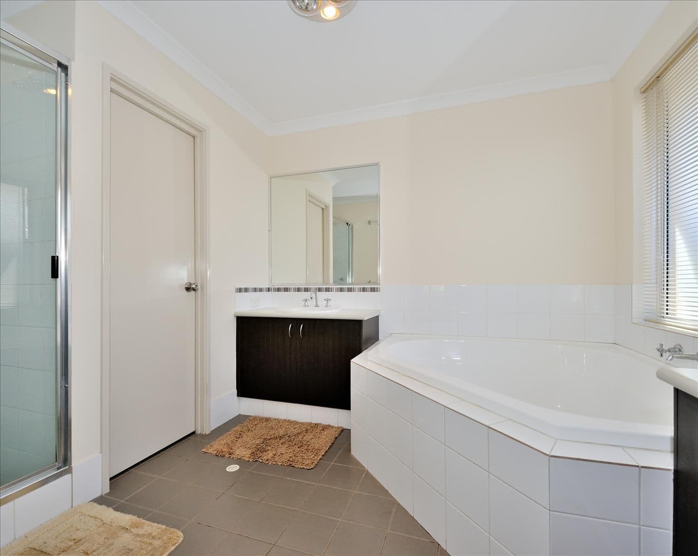 10 Minnow Fairway, AVELEY WA 6069, Aveley - Thumbnail 2
