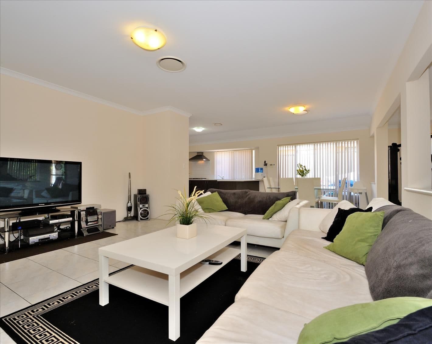 10 Minnow Fairway, AVELEY WA 6069, Aveley - Thumbnail 3