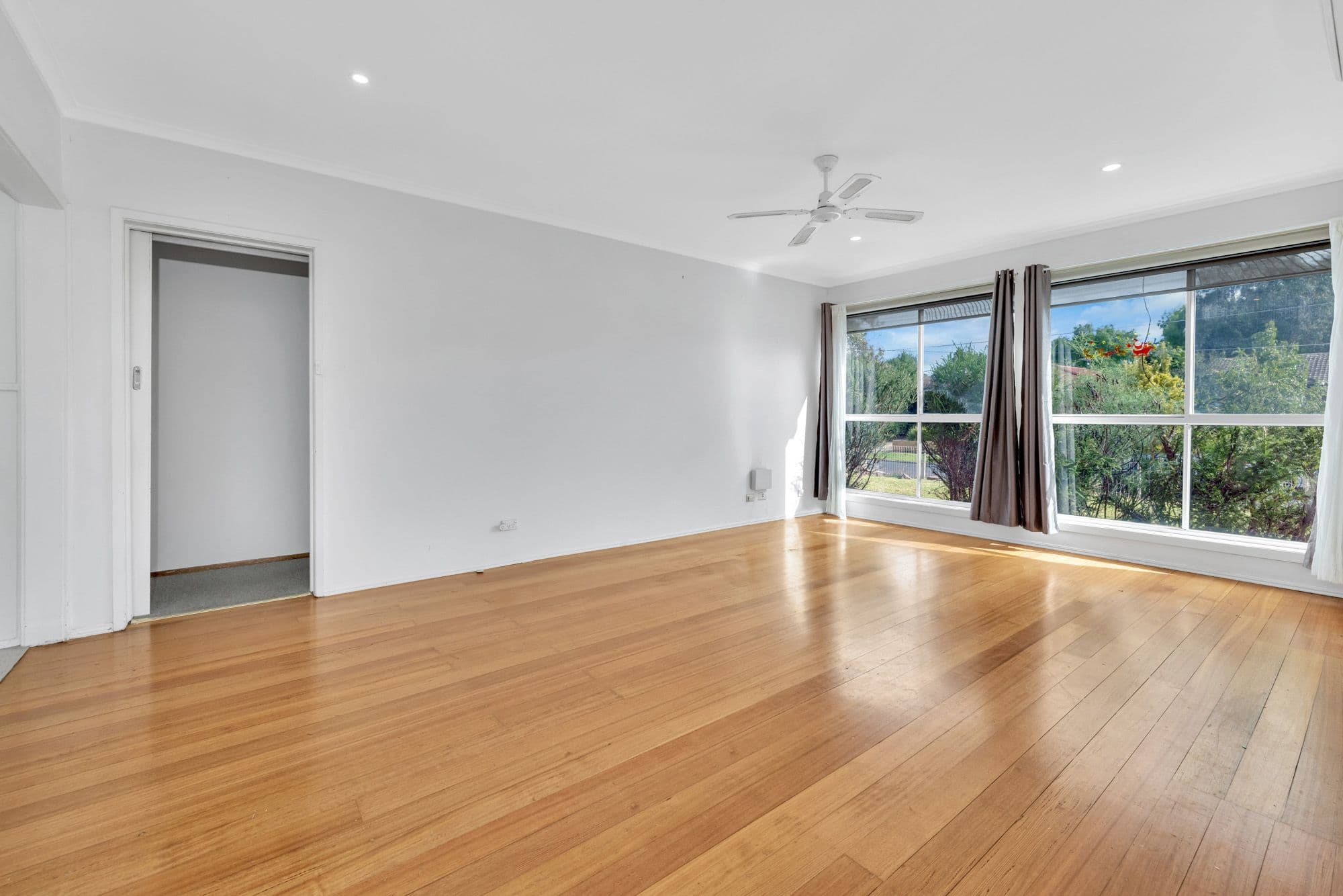 11 Myrtle Street, Werribee VIC 3030, Werribee - Thumbnail 3
