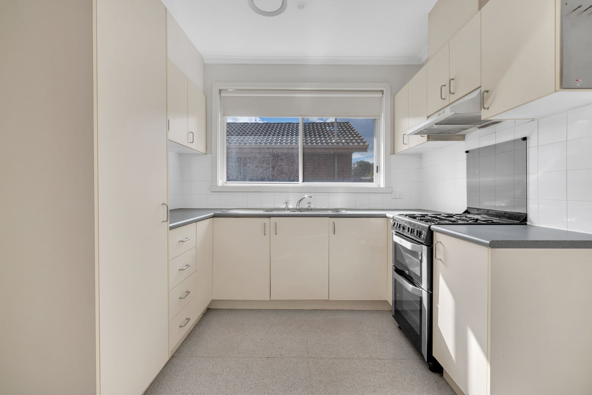 11 Myrtle Street, Werribee VIC 3030, Werribee - Thumbnail 4