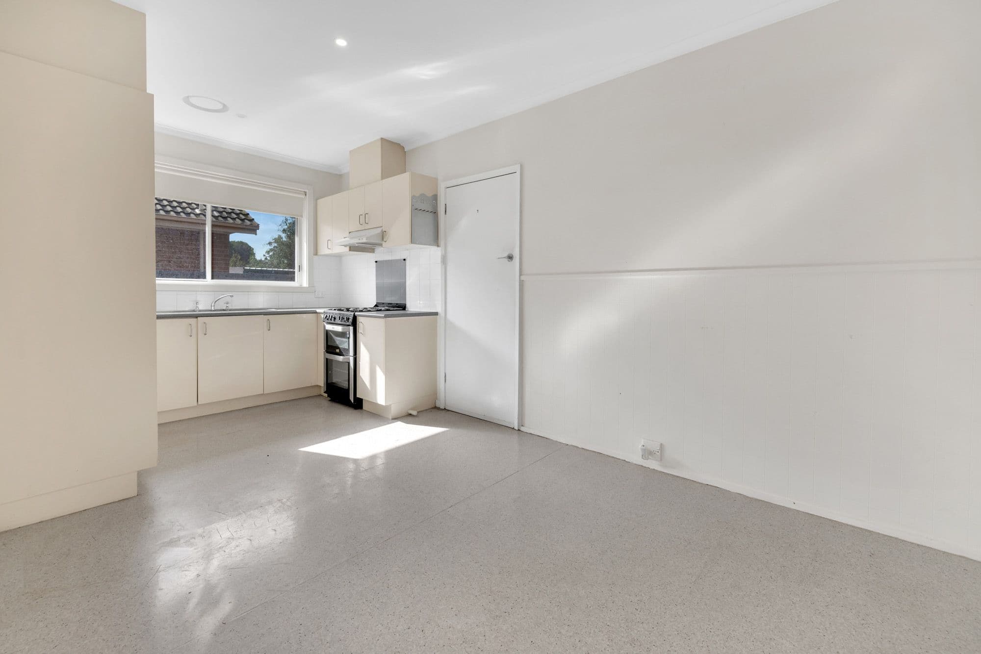 11 Myrtle Street, Werribee VIC 3030, Werribee - Thumbnail 5