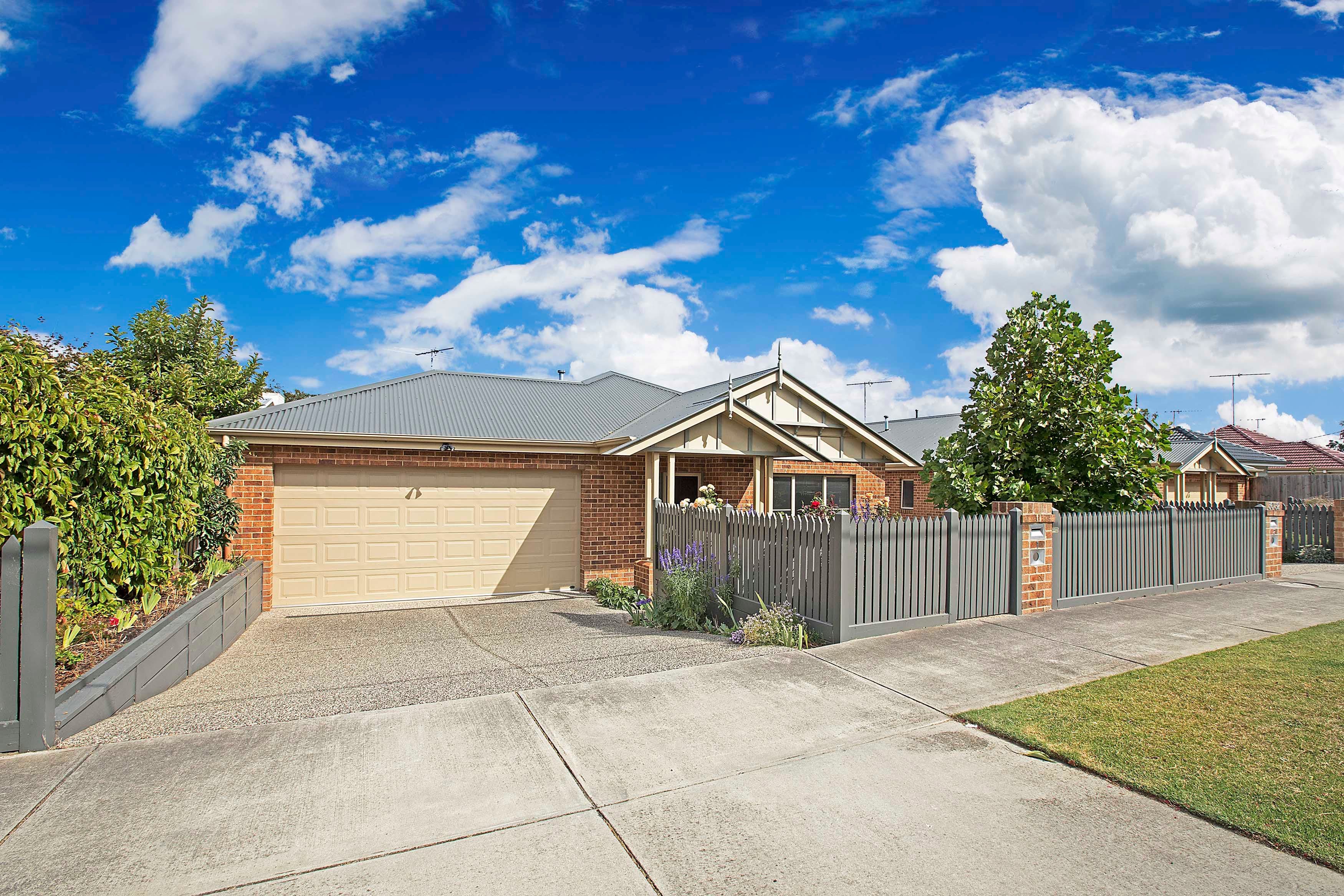 341 Esplanade, Mount Martha, Mount Martha - Thumbnail 2