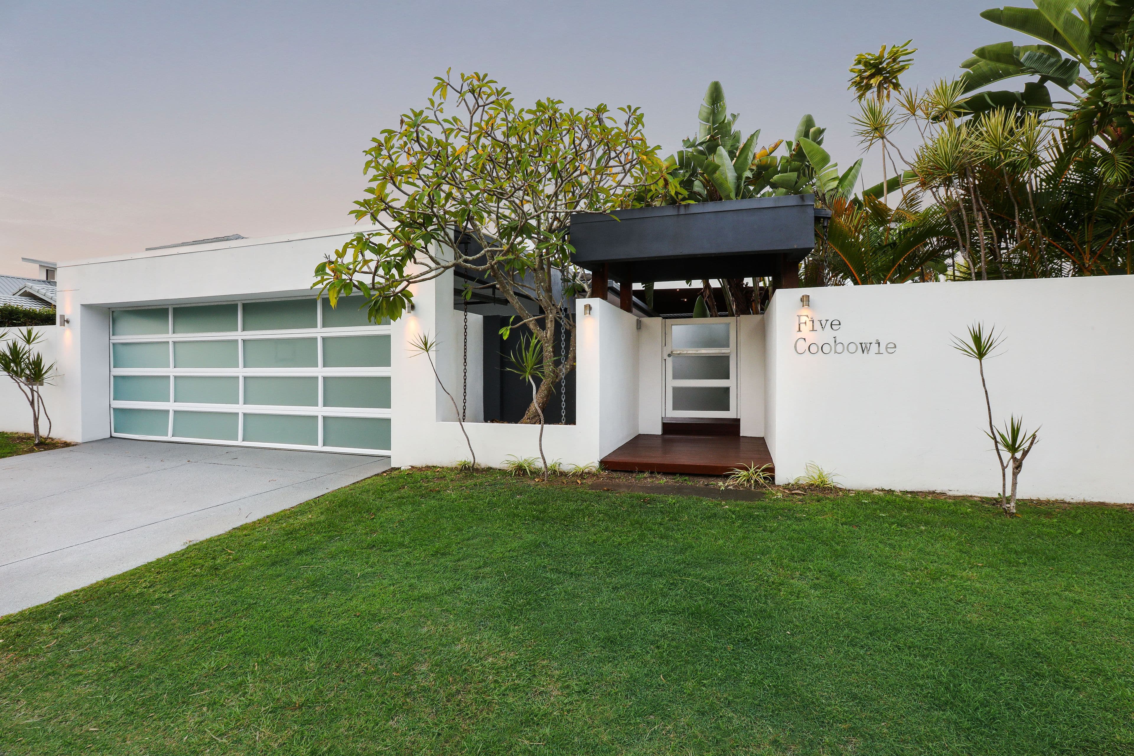 5 Coobowie Street, Broadbeach Waters QLD 4218, Broadbeach Waters - Thumbnail 4