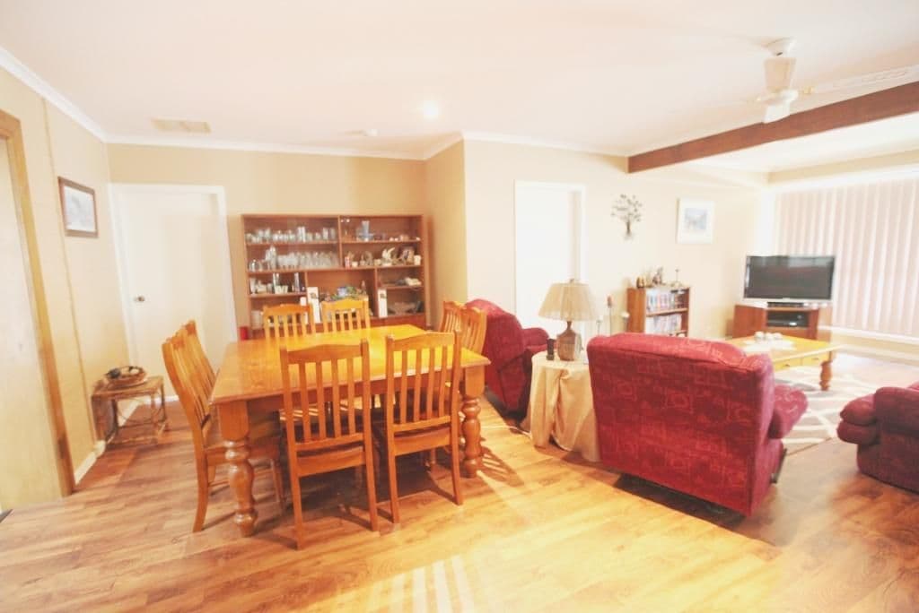 24 Sutton Street, COOTAMUNDRA NSW 2590, Cootamundra - Thumbnail 2