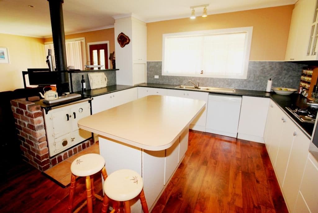 24 Sutton Street, COOTAMUNDRA NSW 2590, Cootamundra - Thumbnail 5